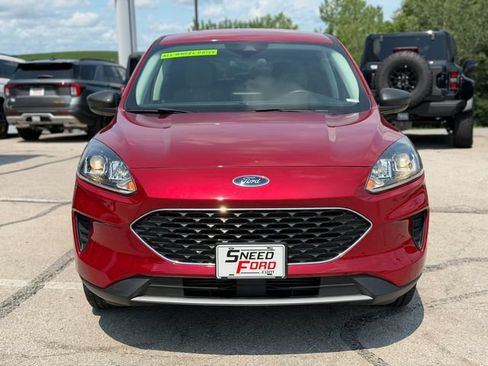 Used 2022 Ford Escape SE w/ Cold Weather Package AWD/4WD image 2