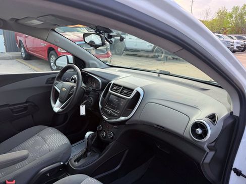 Used 2020 Chevrolet Sonic LT FWD image 9
