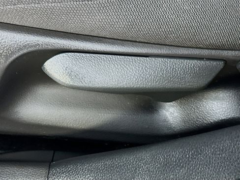 Used 2023 Toyota Corolla SE image 13