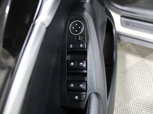 Used 2023 Kia Seltos S w/ Navigation Package image 6