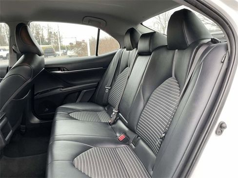Used 2019 Toyota Camry SE image 16