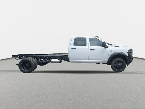 New 2026 RAM 5500 Tradesman AWD/4WD image 4