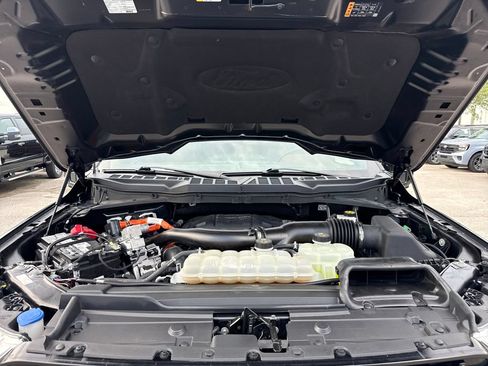 Used 2021 Ford F150 Lariat w/ Equipment Group 502A High AWD/4WD image 32