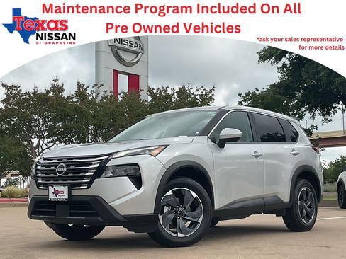 Used 2025 Nissan Rogue SV FWD image 1