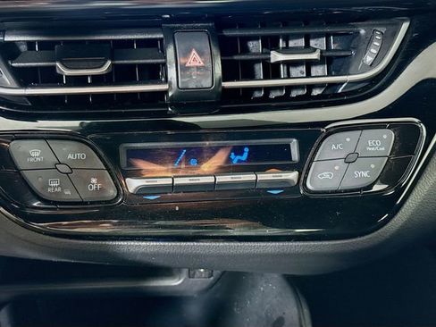 Used 2018 Toyota C-HR XLE image 15