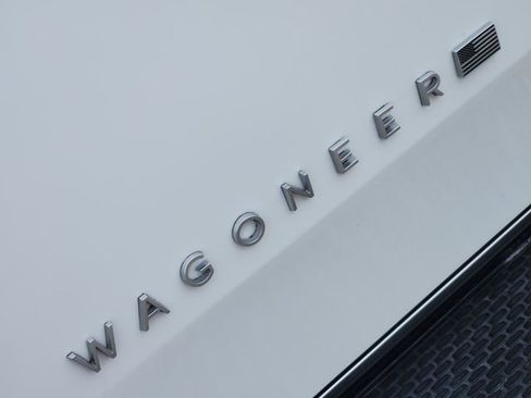 Used 2024 Jeep Wagoneer Series II AWD/4WD image 8