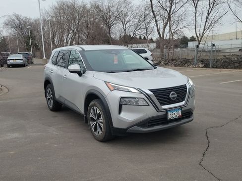 Used 2023 Nissan Rogue SV AWD/4WD image 2