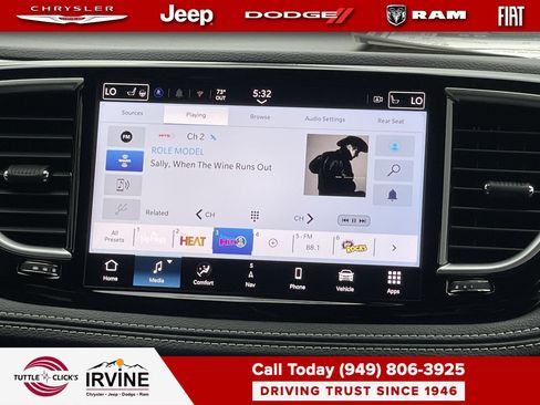 Used 2026 Chrysler Pacifica Limited w/ Uconnect Theater Family Group image 14