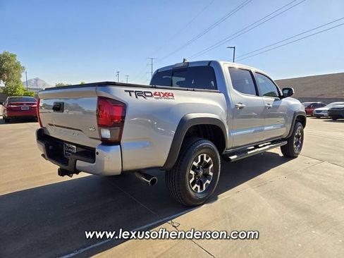 Used 2019 Toyota Tacoma TRD Off-Road AWD/4WD image 6