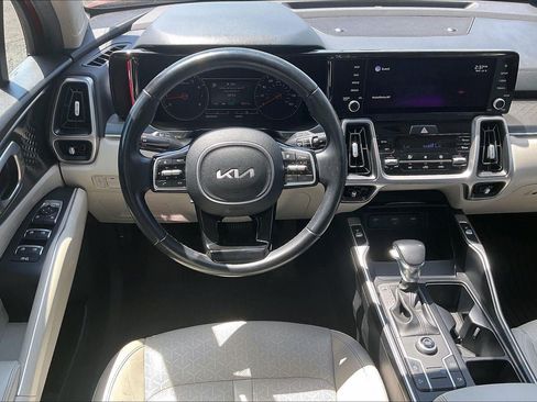 Used 2022 Kia Sorento S FWD image 5