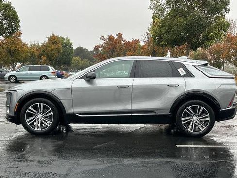 New 2026 Cadillac Lyriq Luxury image 6