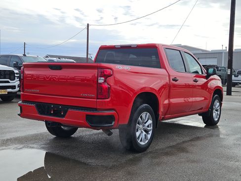 Used 2024 Chevrolet Silverado 1500 Custom image 3
