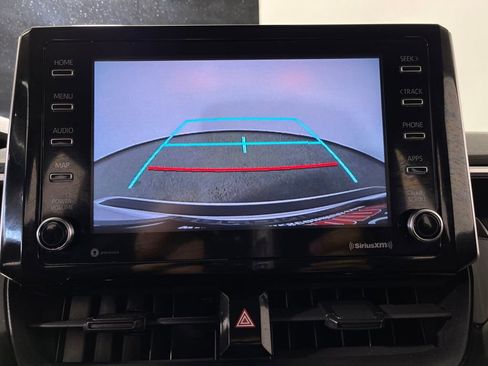 Used 2021 Toyota Corolla LE image 21