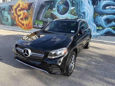 Used 2017 Mercedes-Benz GLC 300 image 2