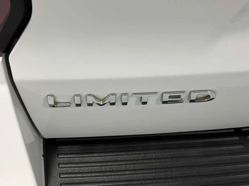 Used 2019 Ford Expedition Limited RWD image 11