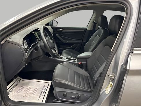 Used 2022 Volkswagen Jetta SE image 9