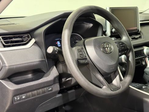 Certified 2025 Toyota RAV4 XLE w/ Convenience Package AWD/4WD image 17