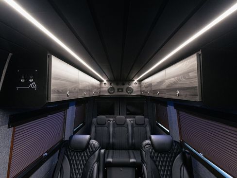 Used 2022 Mercedes-Benz Sprinter 2500 image 30