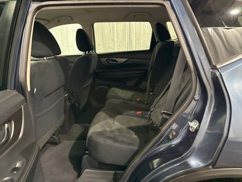Used 2015 Nissan Rogue SV image 9