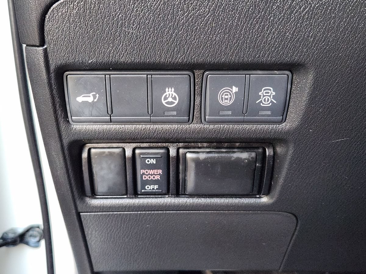 Used 2020 Nissan Armada Platinum w/ Captain's Chairs Package RWD image 44