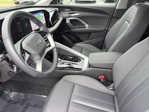 Certified 2025 Audi Q5 Premium w/ Premium Plus AWD/4WD image 11