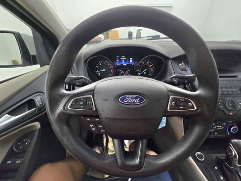 Used 2017 Ford Focus SE FWD image 20