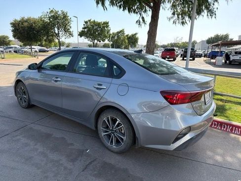 Used 2024 Kia Forte LXS FWD image 5
