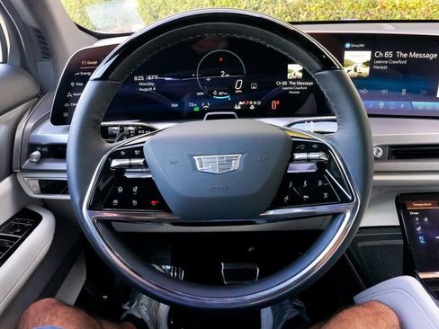 Used 2026 Cadillac Vistiq Luxury AWD/4WD image 21