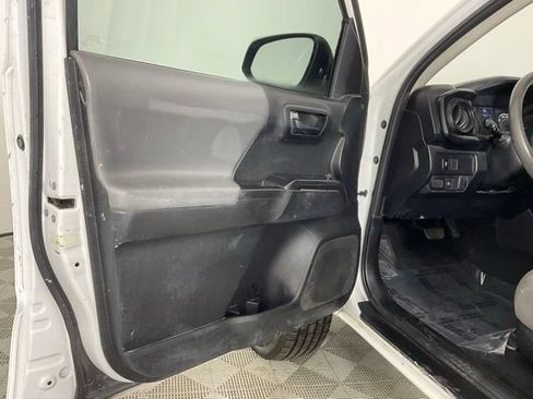 Used 2022 Toyota Tacoma SR RWD image 13