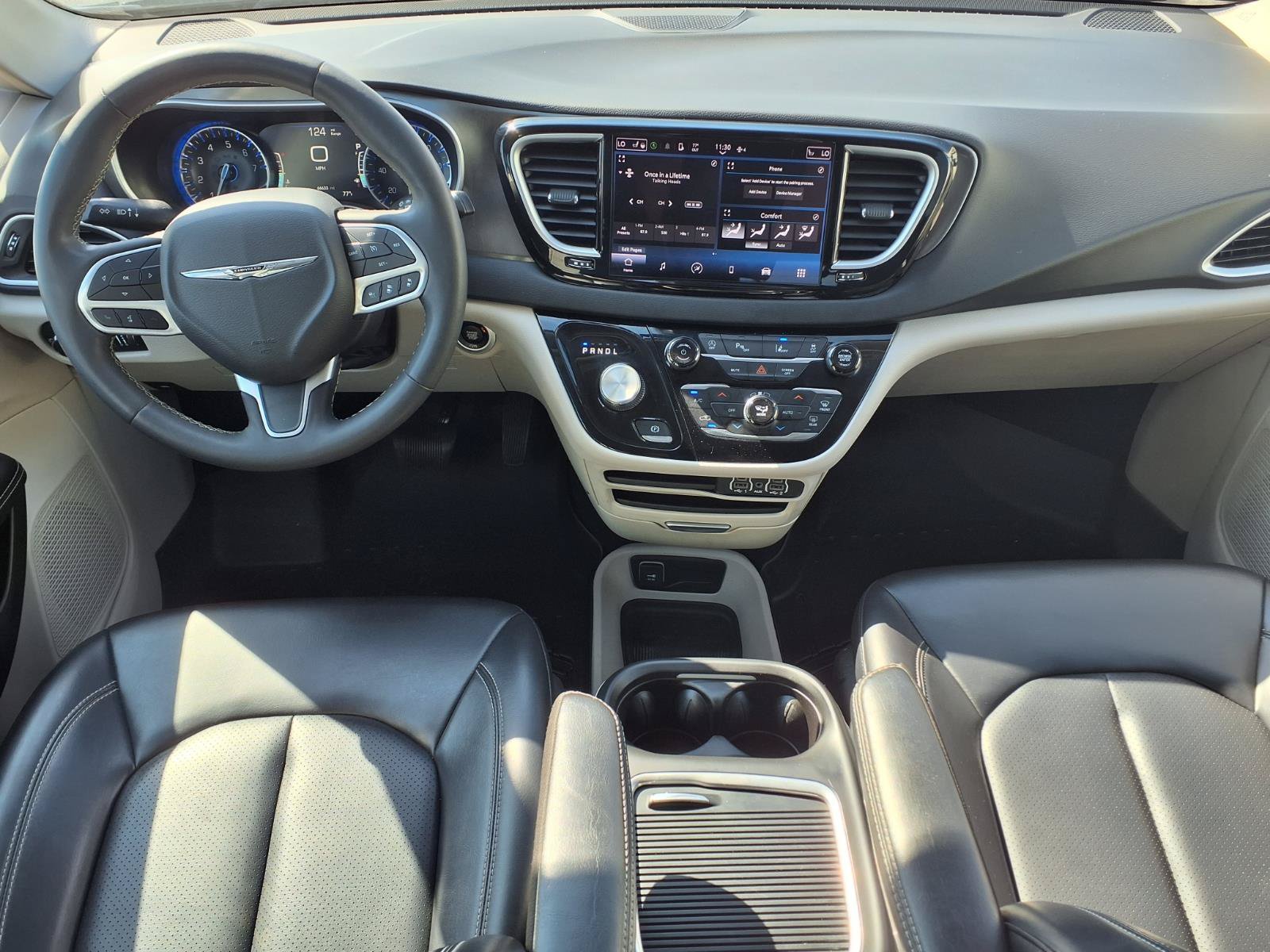 Used 2023 Chrysler Pacifica Touring-L FWD image 19