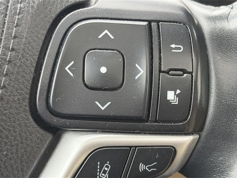 Used 2019 Toyota Highlander Limited Platinum AWD/4WD image 18