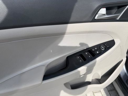 Used 2021 Hyundai Tucson Sport FWD image 11