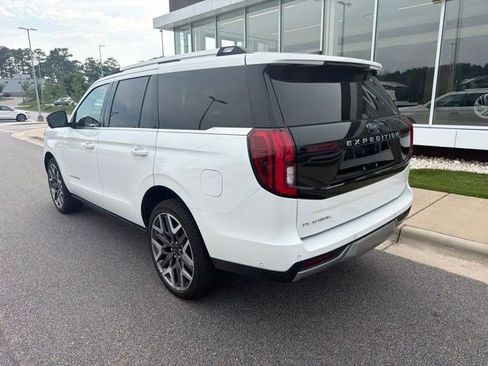 Used 2025 Ford Expedition Platinum w/ Platinum Ultimate Package AWD/4WD image 10