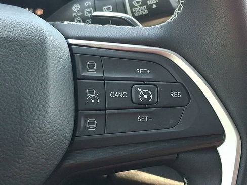 Used 2024 Jeep Grand Cherokee L Altitude AWD/4WD image 25