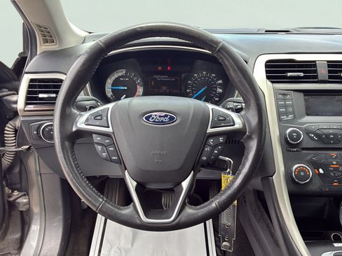 Used 2016 Ford Fusion SE w/ Equipment Group 202A FWD image 28