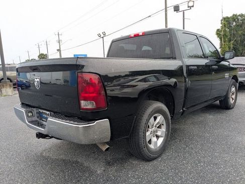 Used 2022 RAM 1500 Classic SLT image 3