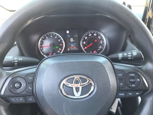 Used 2022 Toyota RAV4 LE AWD/4WD image 22