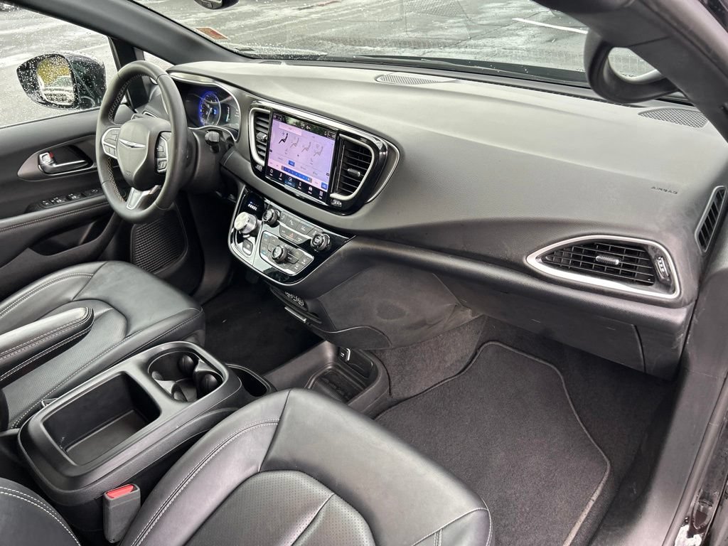 Used 2025 Chrysler Pacifica Select FWD image 40