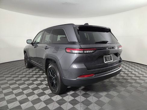 New 2026 Jeep Grand Cherokee Altitude RWD image 7
