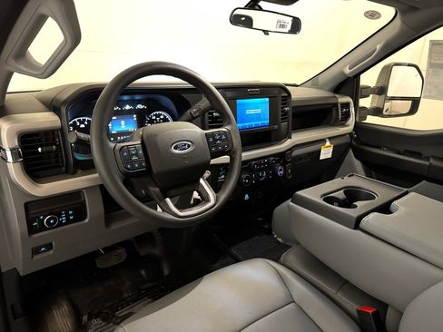 New 2026 Ford F250 XL w/ XL Chrome Package RWD image 42