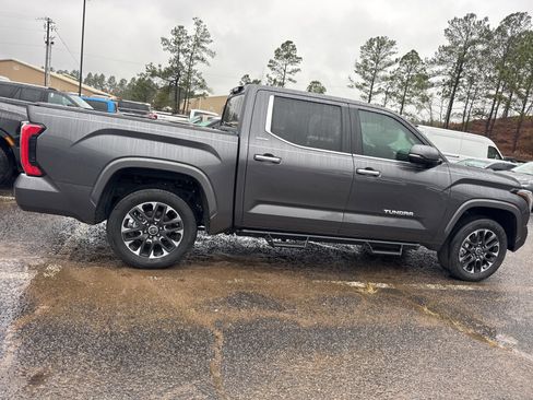 Used 2024 Toyota Tundra Limited image 8