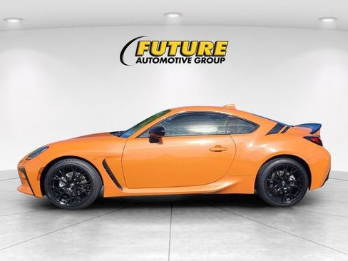 Used 2023 Toyota GR86 10th Anniversary SE RWD image 6
