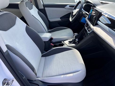 New 2026 Volkswagen Taos SE image 21