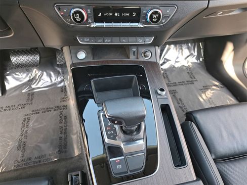 Certified 2023 Audi Q5 e Premium Plus w/ Premium Plus Package image 22