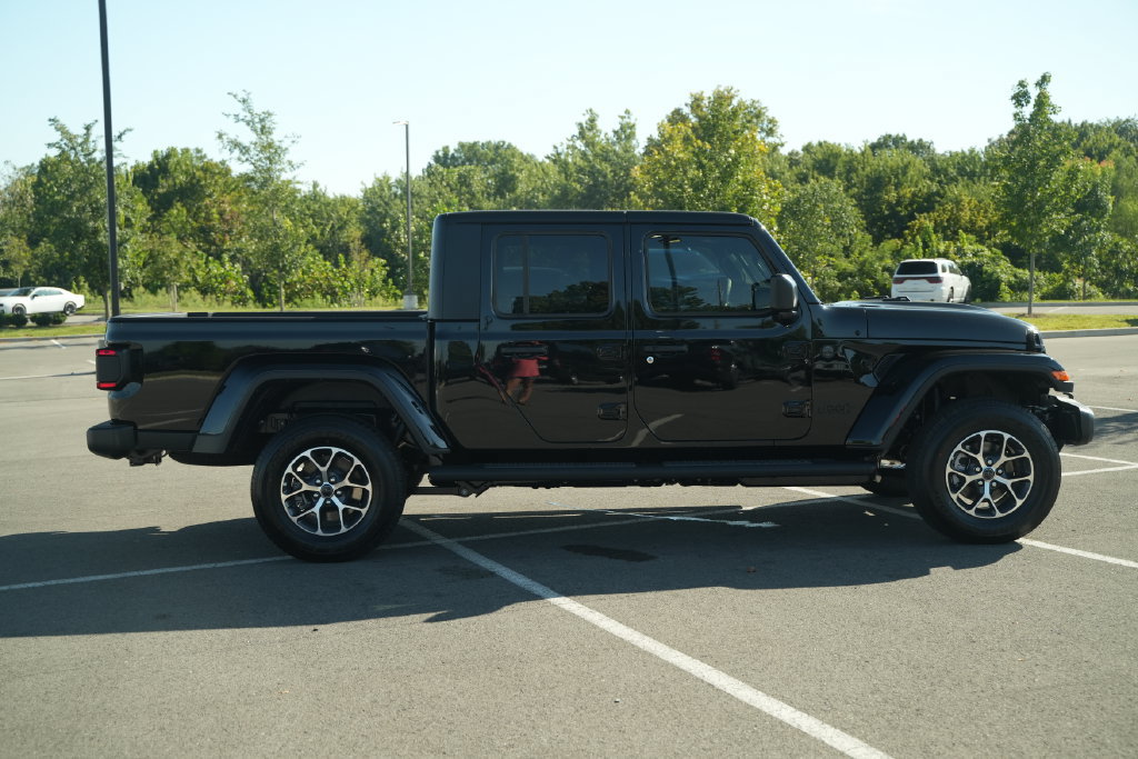 New 2026 Jeep Gladiator Sport AWD/4WD image 8