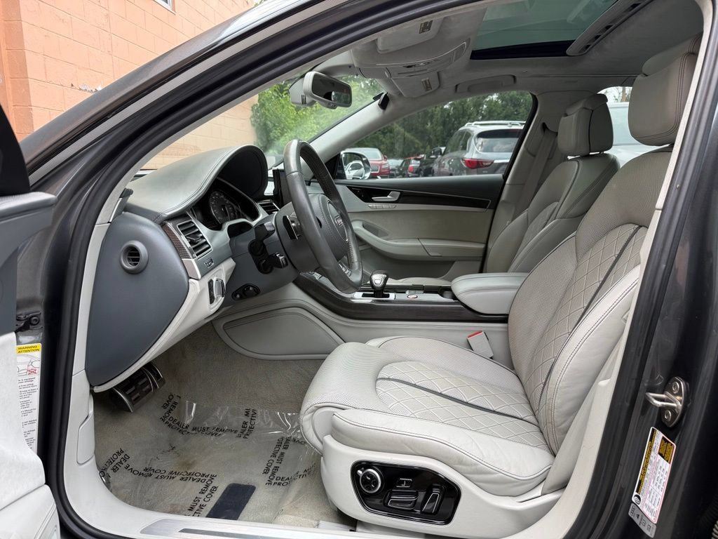 Used 2013 Audi S8 AWD/4WD image 9