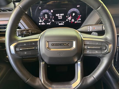 Used 2025 GMC Yukon Denali AWD/4WD image 31
