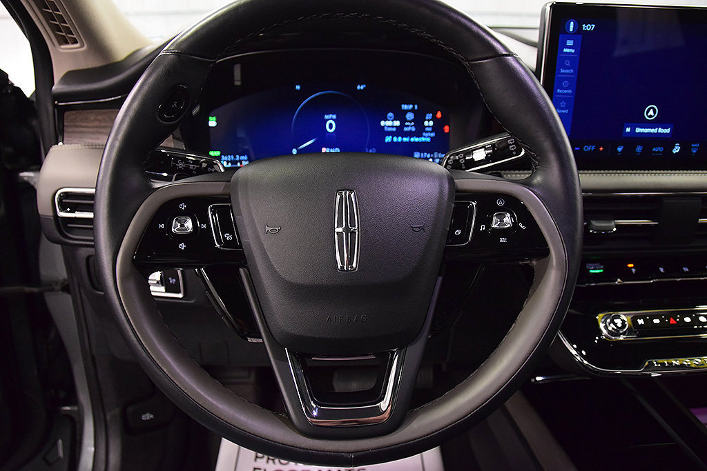 Used 2025 Lincoln Corsair Grand Touring w/ Equipment Group 301A AWD/4WD image 18