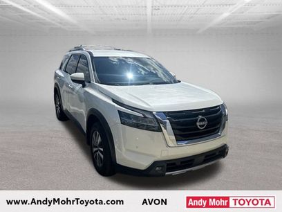 Used 2023 Nissan Pathfinder SL