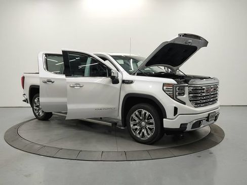Used 2024 GMC Sierra 1500 Denali w/ Denali Reserve Package AWD/4WD image 10